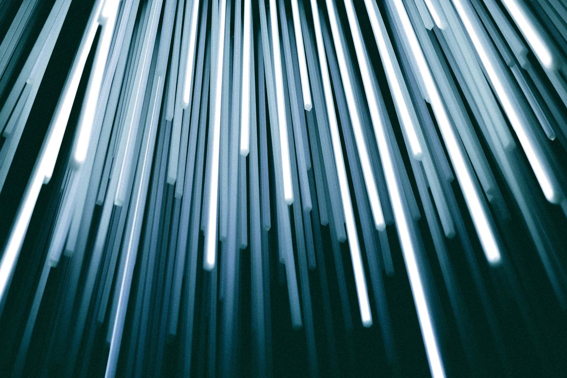 christopher-burns-Kj2SaNHG-hg-unsplash Image représentant un horizon digital avec des graphismes futuristes et inspirants.ous vous guider vers un avenir digital prometteur et inspirant. Nous vous encourageons à transformer chaque défi en opportunité de croissance, avec des solutions qui font la différence.
