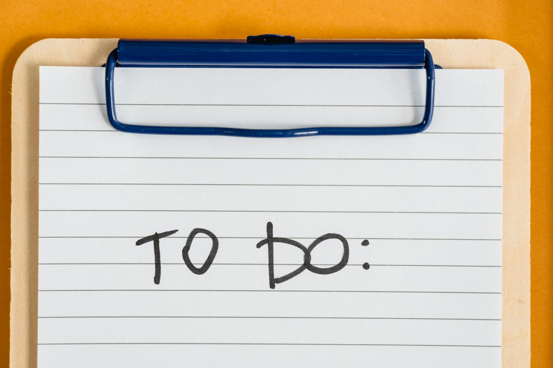 pexels-mart-production-7718755 Liste d'optimisation des contenus digitaux
